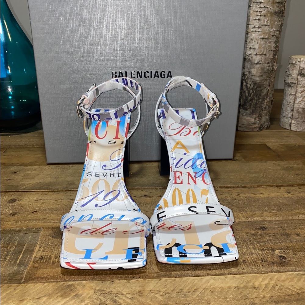 Balenciaga Block Heel Printed Ankle Wrap Sandals - Picture 5 of 13